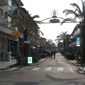 appartamento-versilia-pietrasanta.it-tuscanyhotel.com/